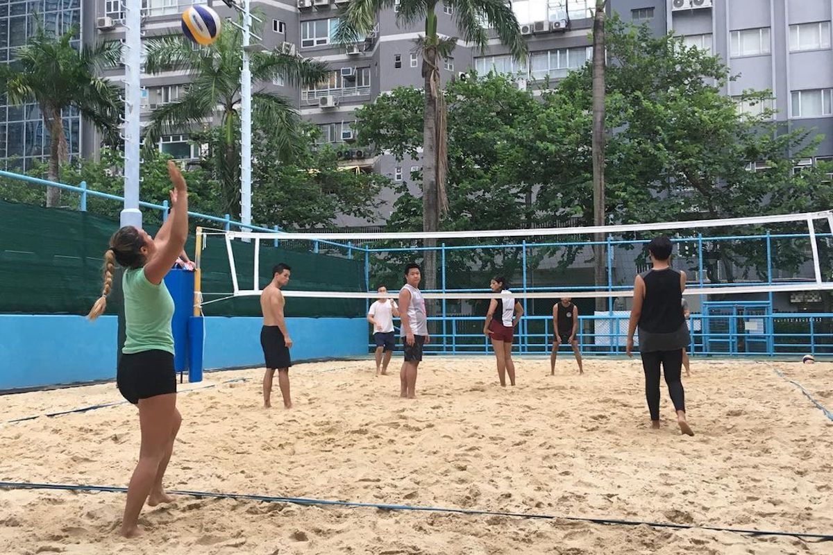 Best Places to Play Volleyball Games: Find a Court Near You!